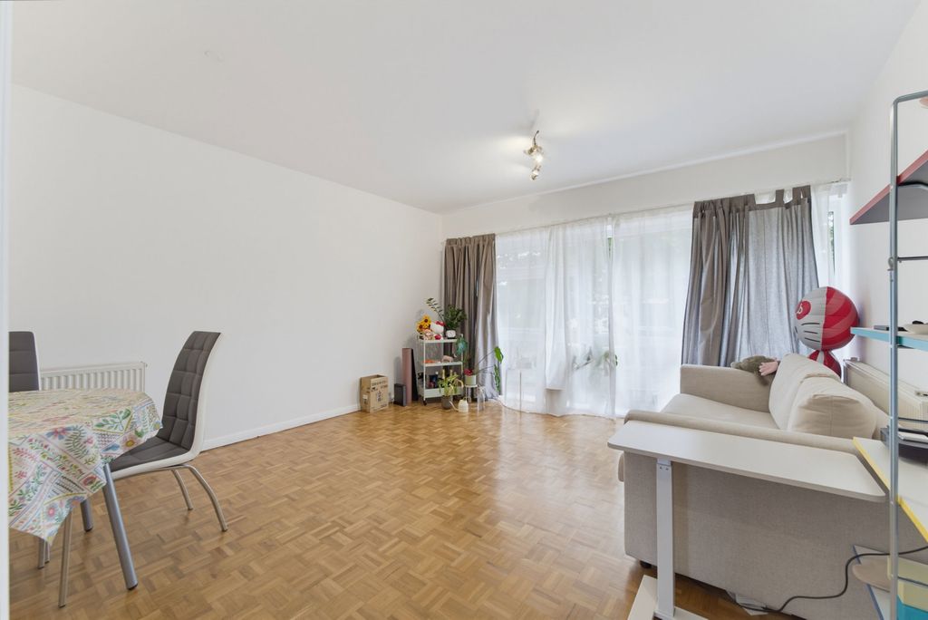 Property photo 2 of 12