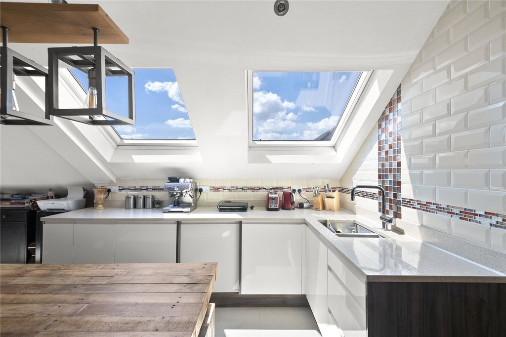 Property photo 2 of 15 Picture No. 21