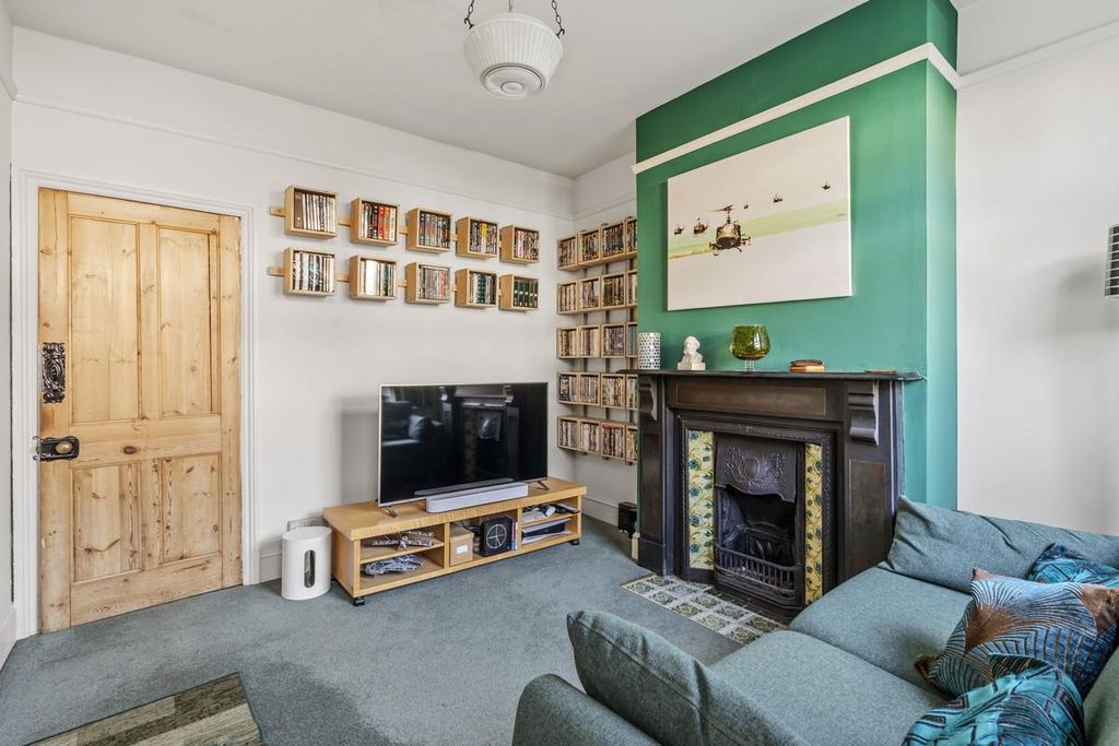 Property photo 3 of 14