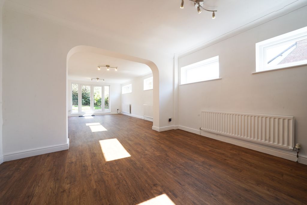 Property photo 2 of 31 Dsc02366