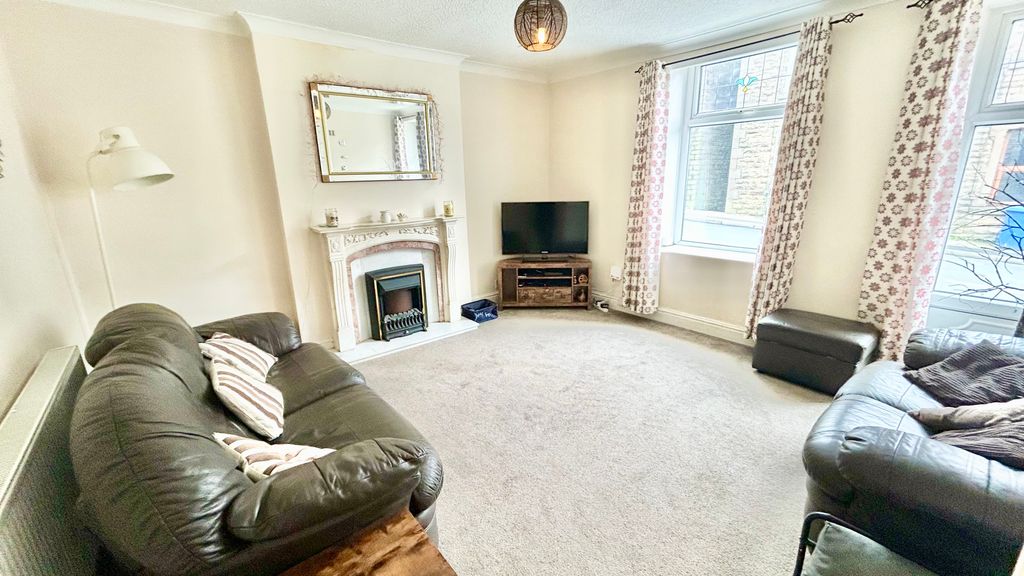 Property photo 2 of 18 3