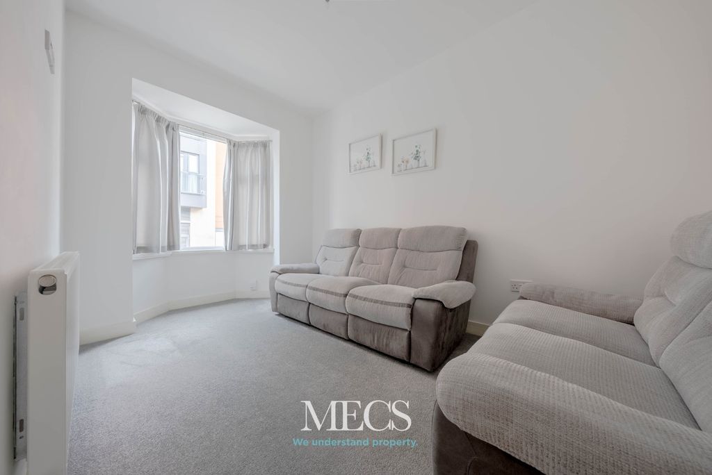 Property photo 3 of 16 4567893