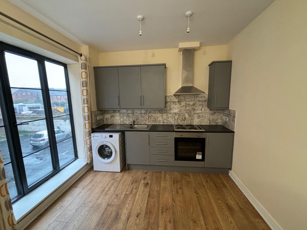 Property photo 1 of 5