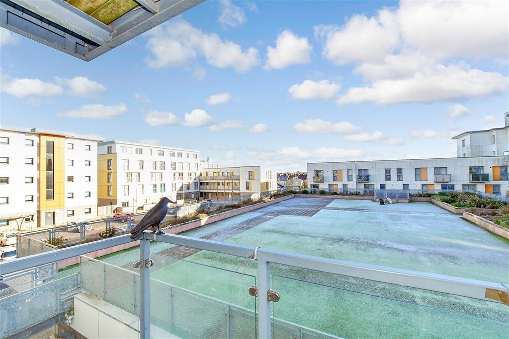 Property photo 2 of 7 Balcony / Terrace