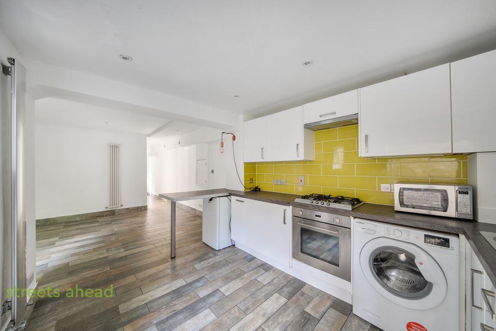 Property photo 3 of 14 15d0B304-d6Fa-459...