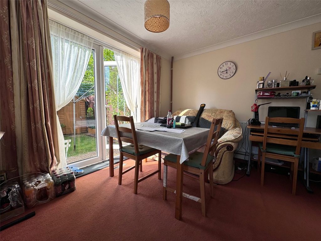 Property photo 2 of 6 Living Room