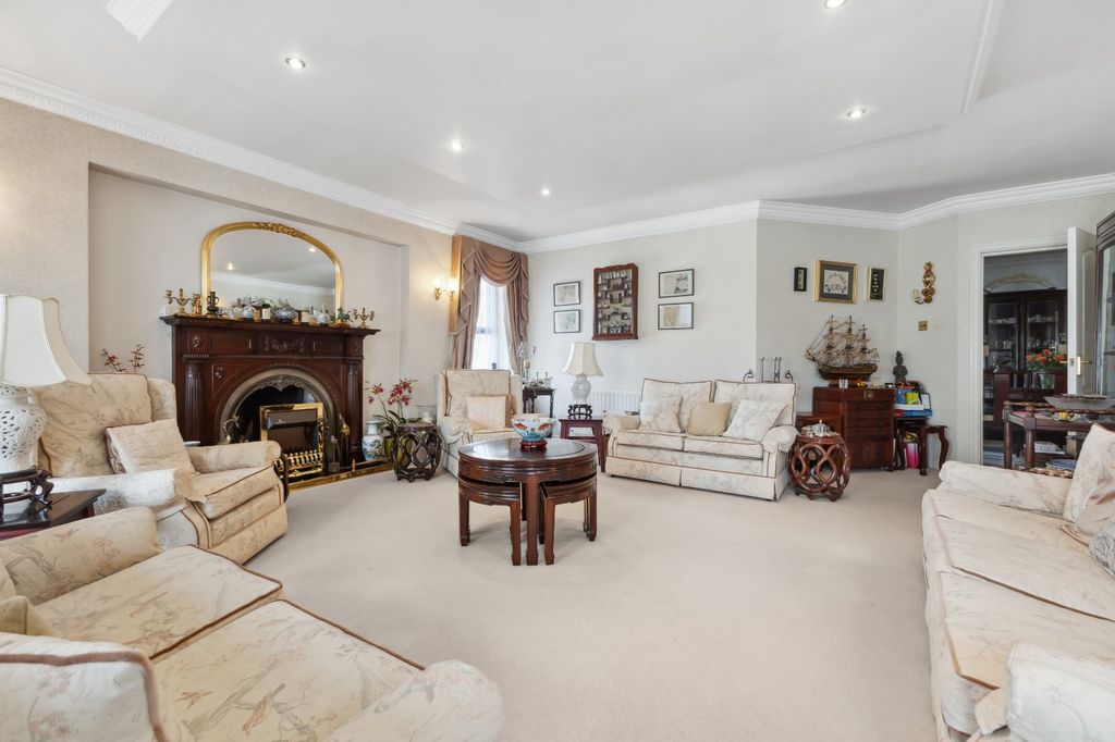 Property photo 2 of 19 Picture 2