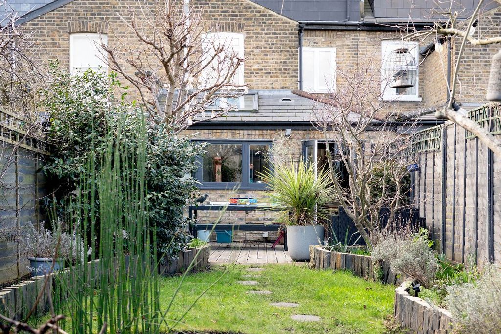 Property photo 3 of 25