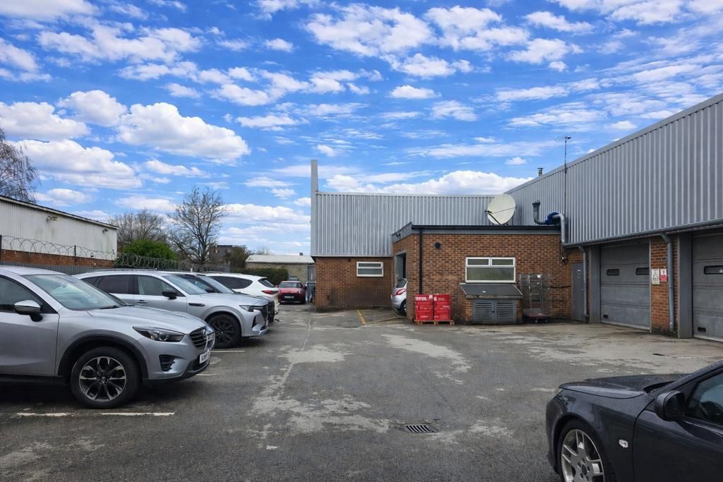 Property photo 3 of 9 Photo 2