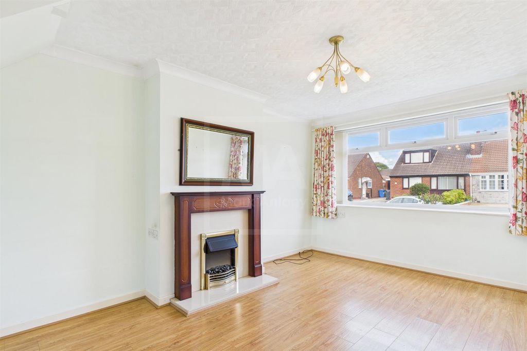 Property photo 2 of 20 Living Room