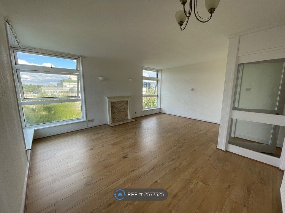 Property photo 2 of 14 Lounge