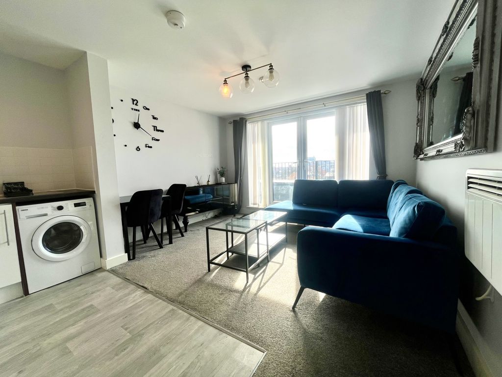 Property photo 2 of 10 Lounge