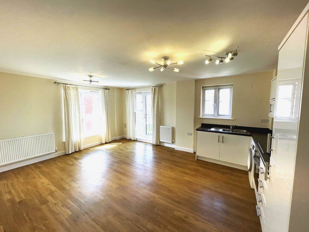Property photo 2 of 8