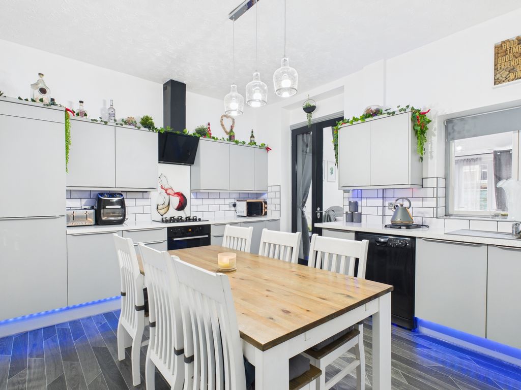 Property photo 1 of 20 Cam03729G0-Pr0174-Still003