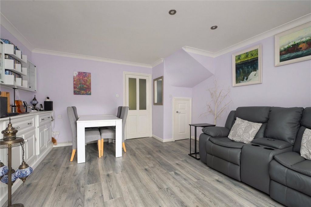 Property photo 2 of 18 Lounge/Diner