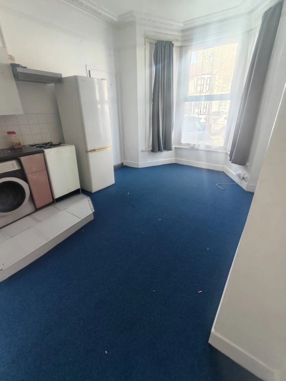 Property photo 1 of 3