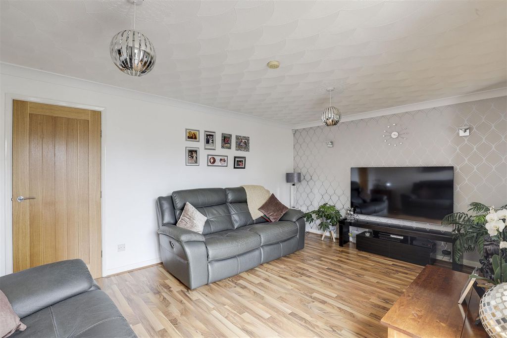Property photo 2 of 21 21209.Jpg