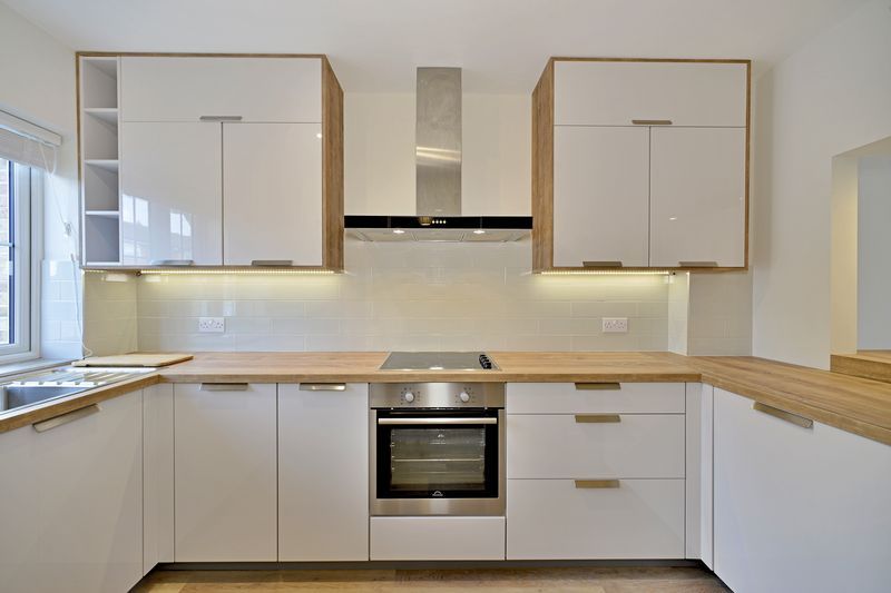 Property photo 2 of 14 Photo 4