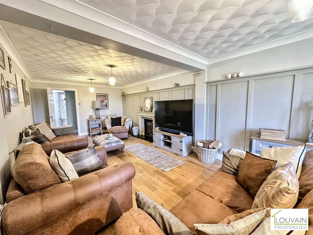 Property photo 2 of 29