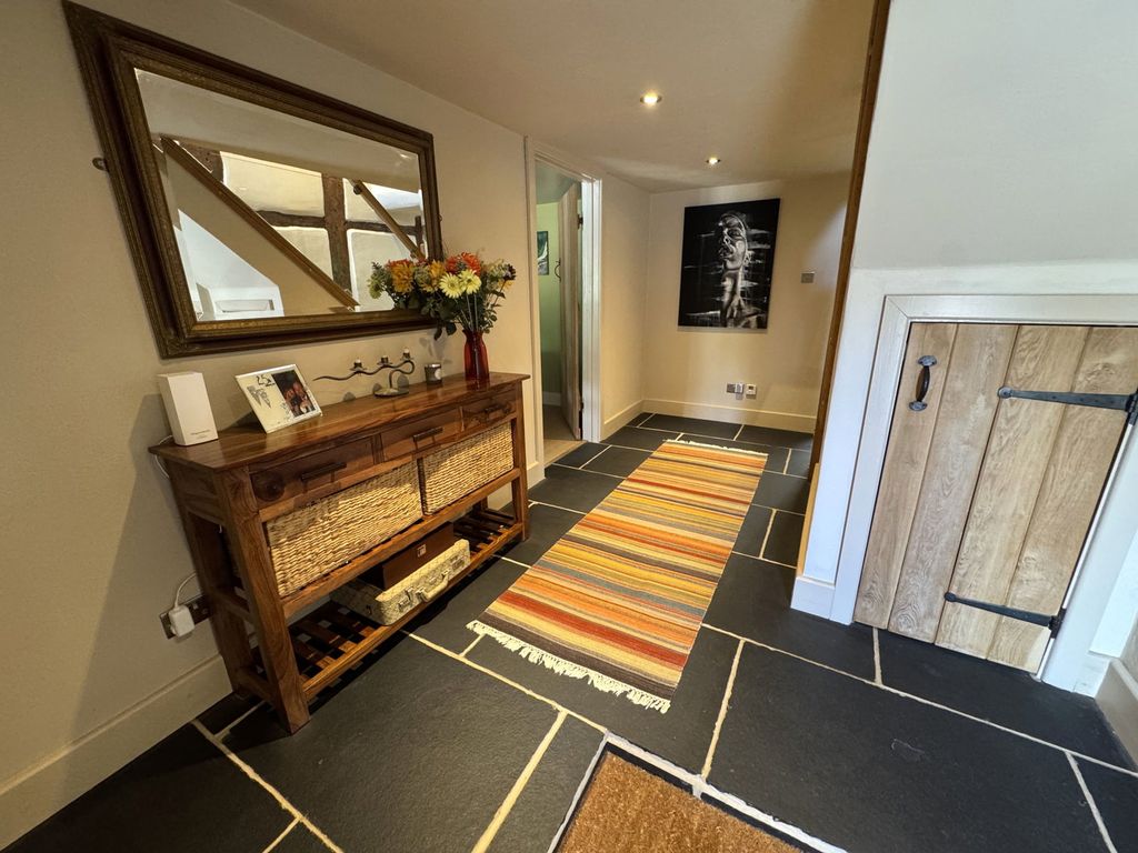 Property photo 3 of 52