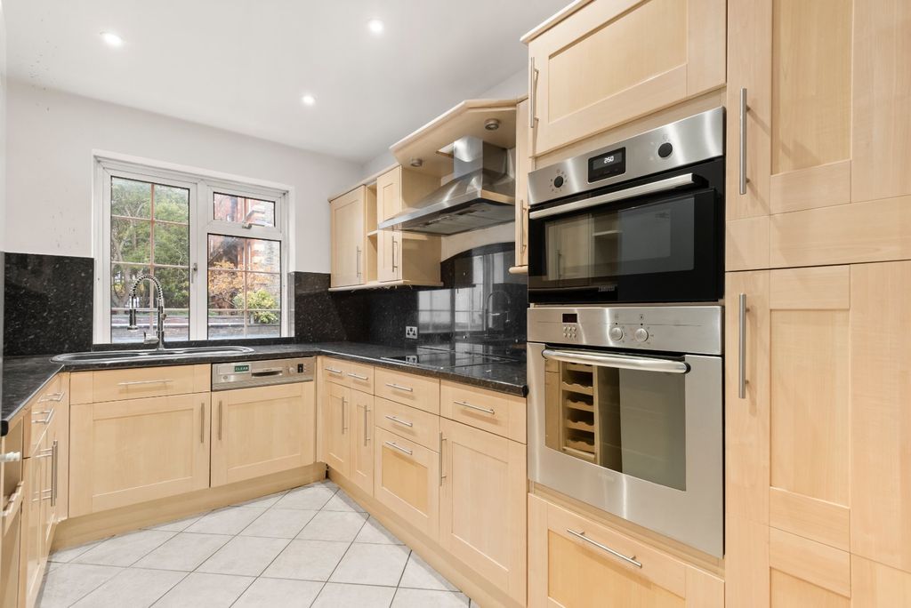 Property photo 3 of 20