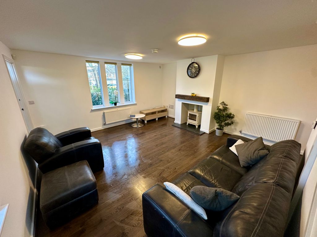 Property photo 2 of 22 Image