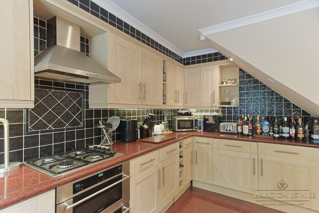 Property photo 2 of 12 4287904