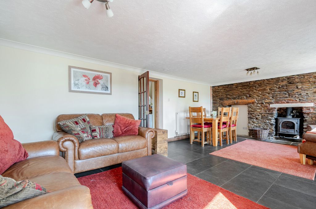 Property photo 3 of 17 1480243-7-6A4E2Fe...