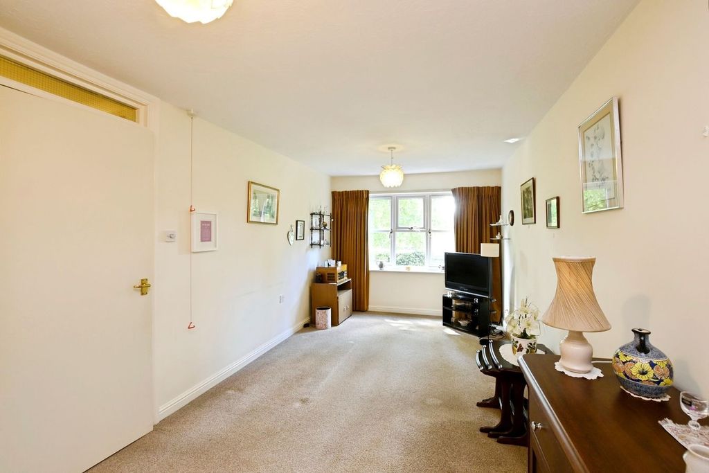 Property photo 3 of 12