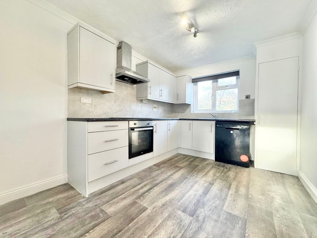 Property photo 2 of 15 Kitchen