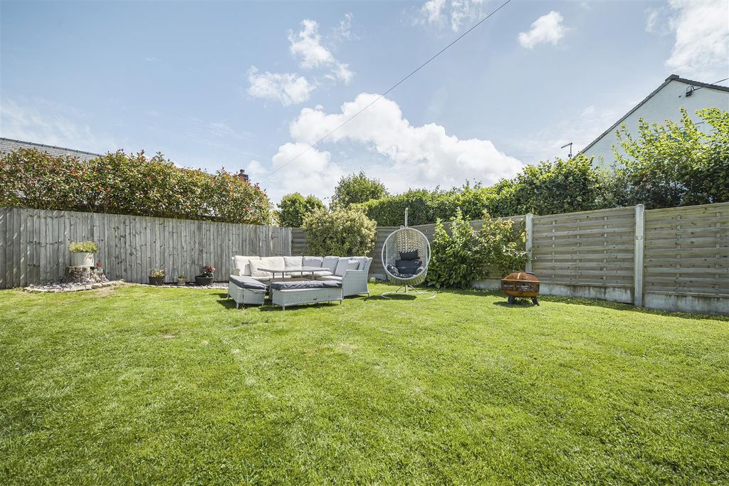 Property photo 3 of 29 Grounds