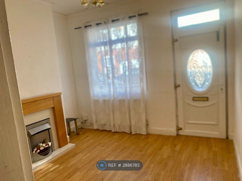 Property photo 2 of 8 Ground Floor