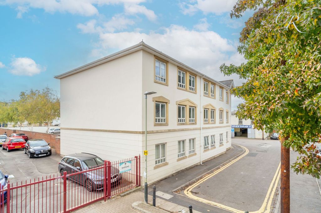 Additional image 4 of 2 bed flat for saleSherborne Street, Cheltenham Town Centre GL52