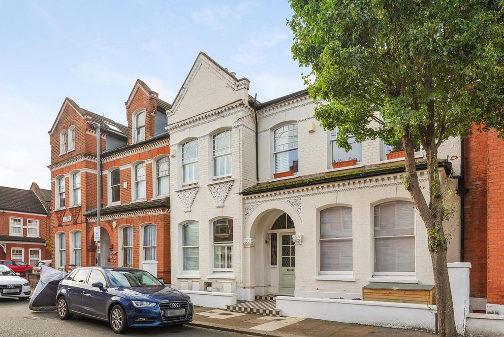 Property photo 1 of 12