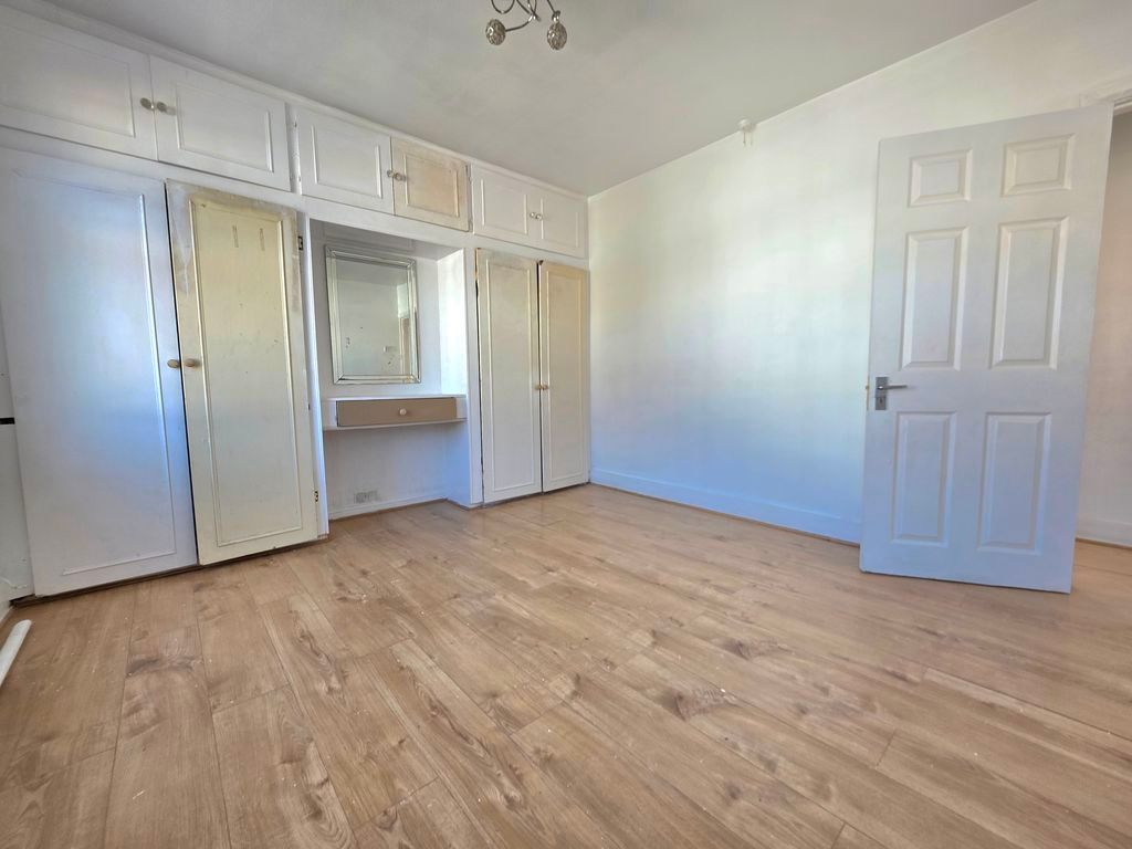 Property photo 2 of 8 Photo 6