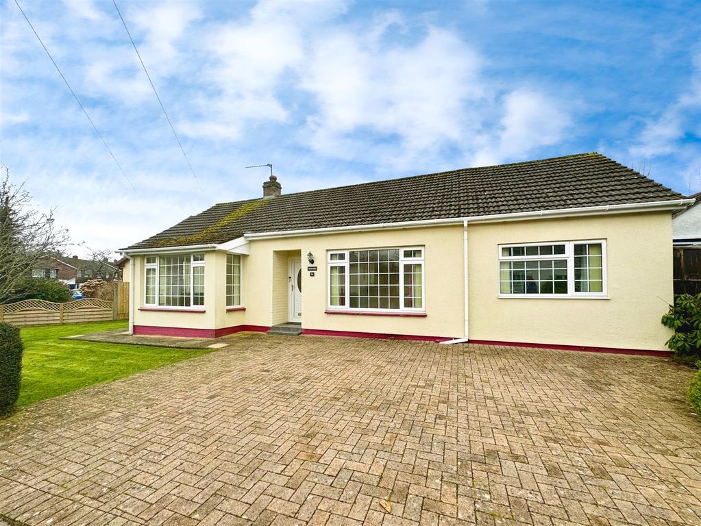 Property photo 1 of 27 2A Severn Avenue