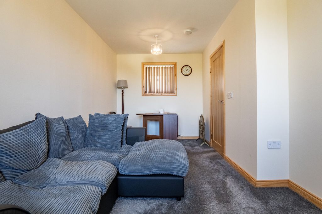 Property photo 3 of 24