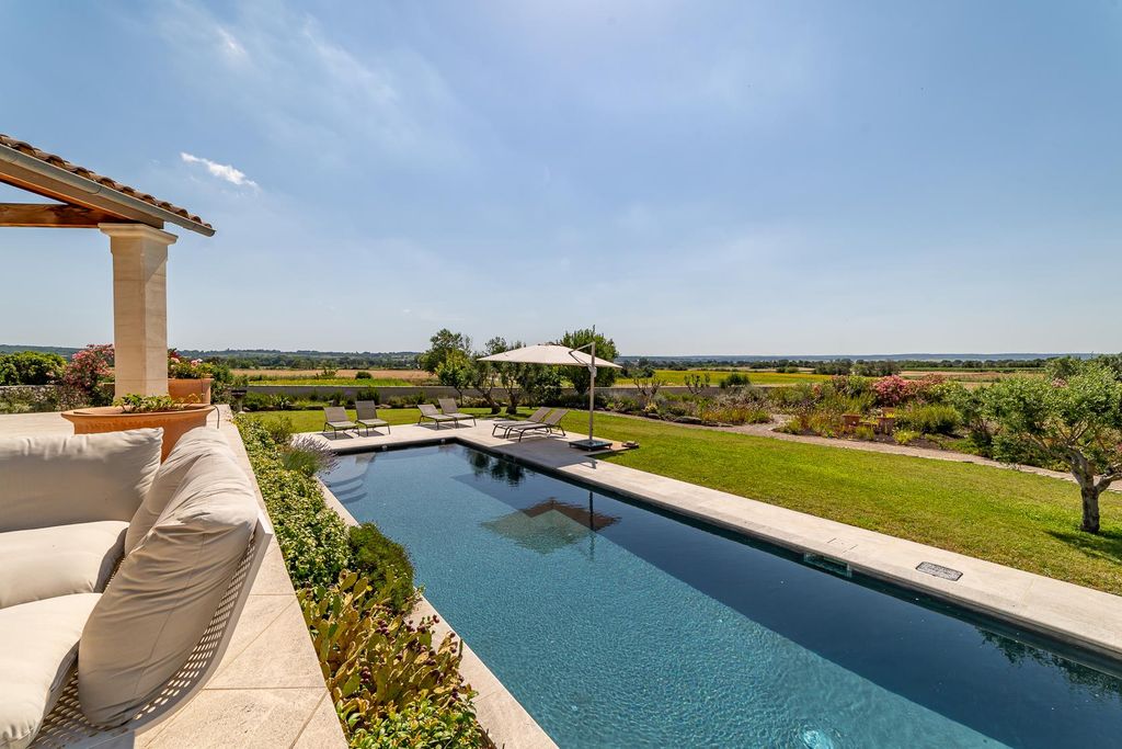 Property photo 1 of 18 Image