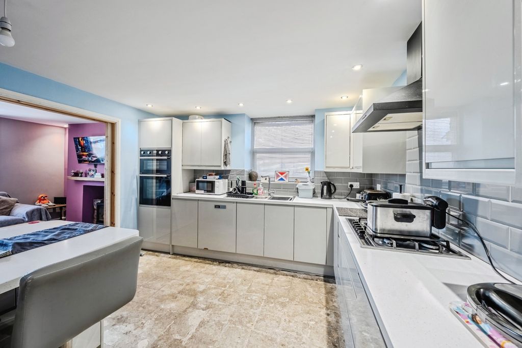 Property photo 2 of 20 Pbox-Img.Jpg