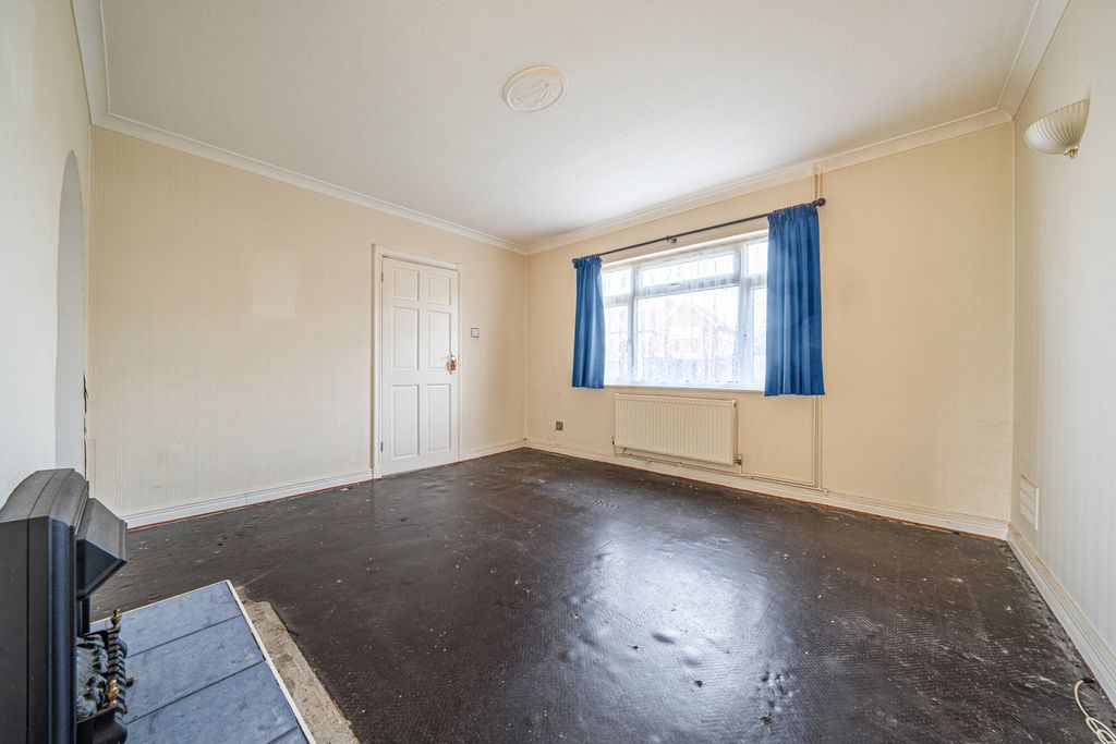 Property photo 2 of 17 Reception