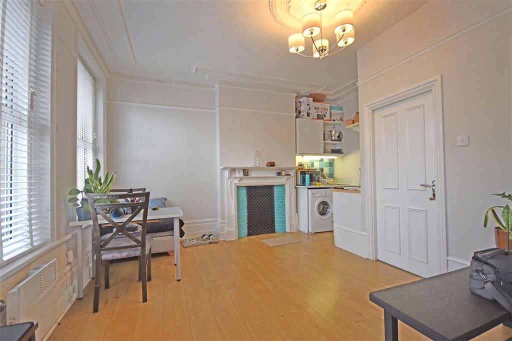 Property photo 3 of 6 Picture No. 04
