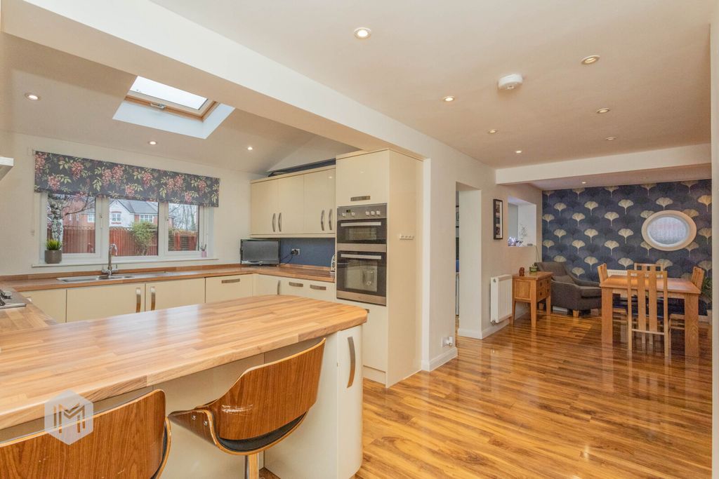 Property photo 3 of 34 Picture No. 24