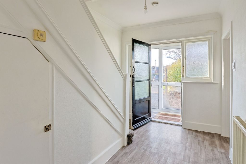 Property photo 2 of 22