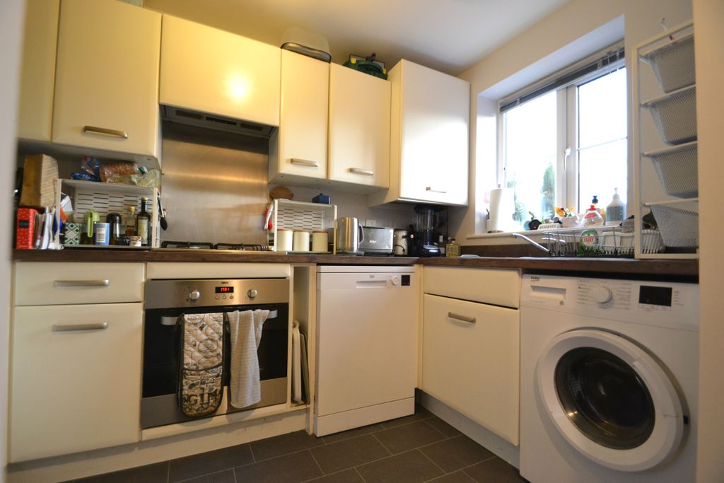 Property photo 3 of 15 Kitchen