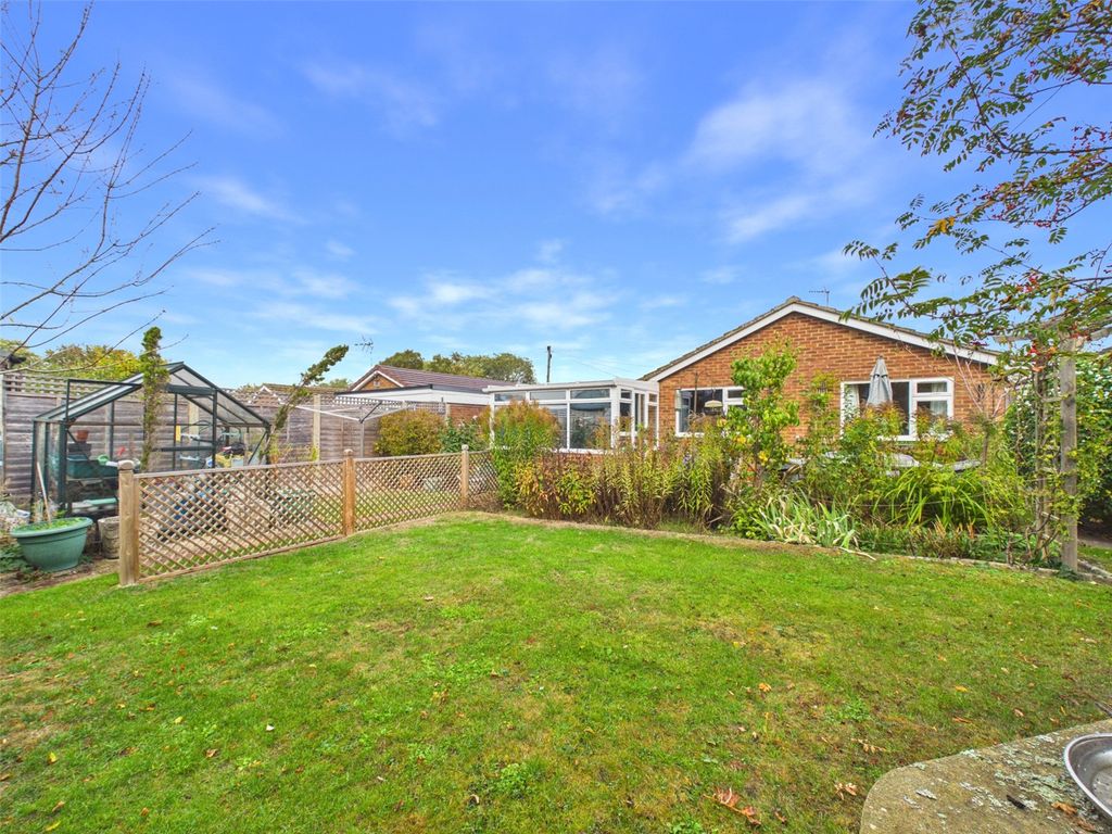 Property photo 2 of 16 Picture No. 32