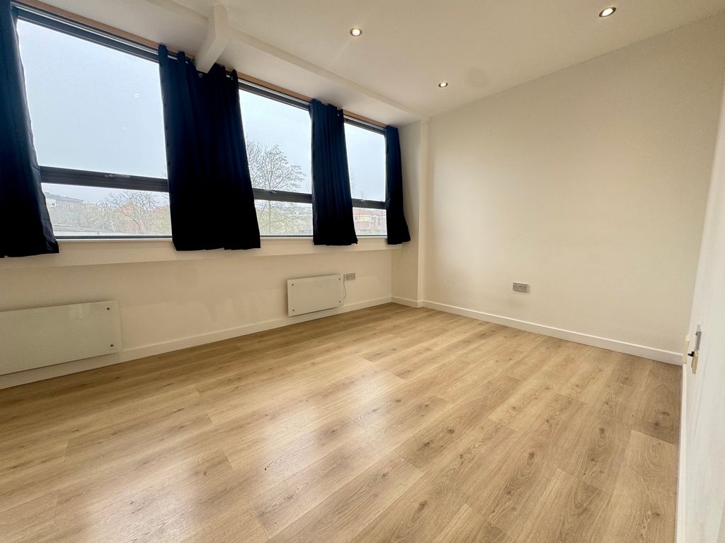 Property photo 3 of 6 Image