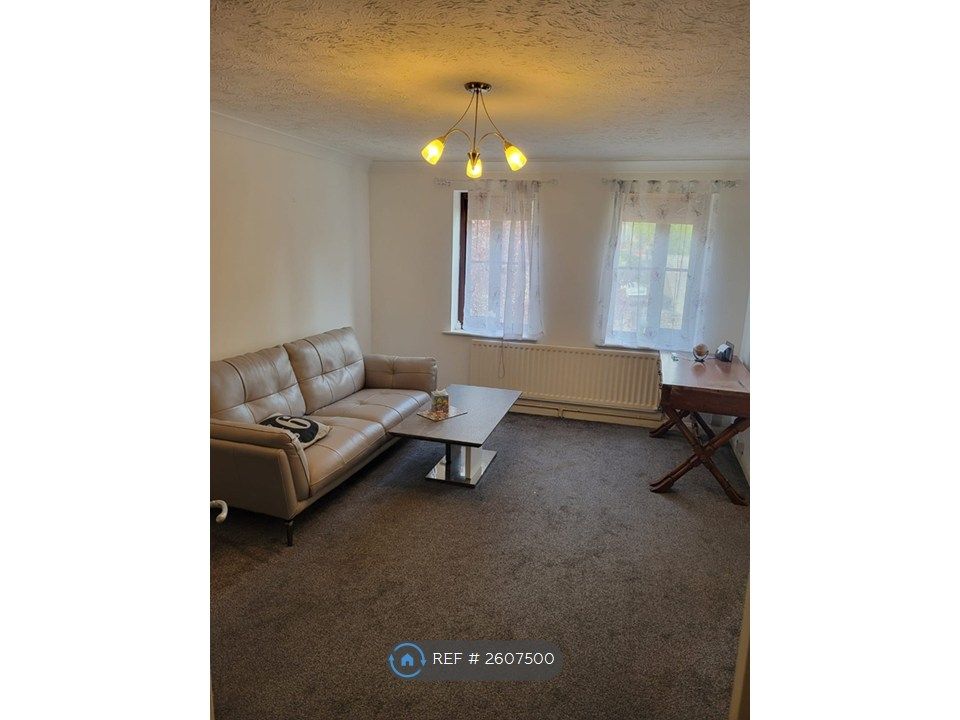 Property photo 1 of 11 Lounge