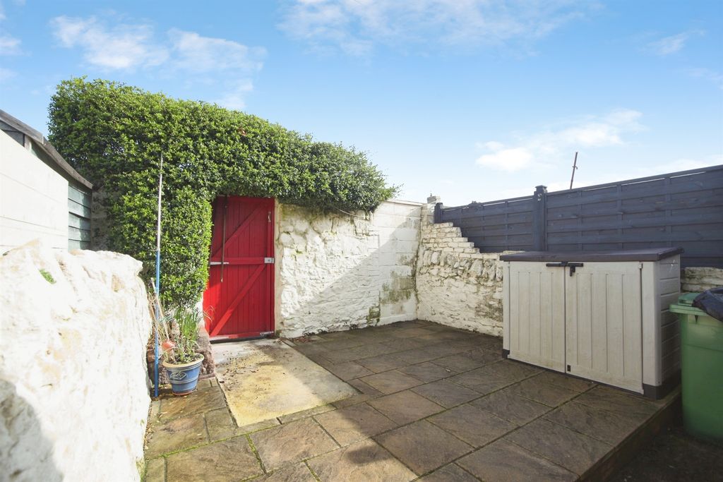 Property photo 3 of 23