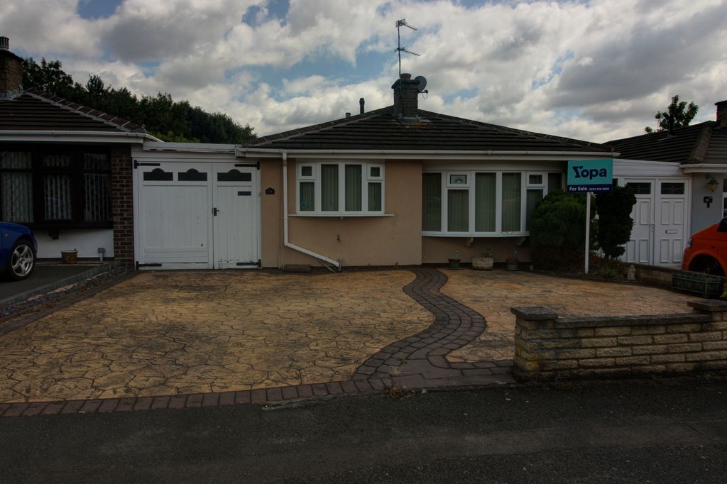 Property photo 1 of 11 Front