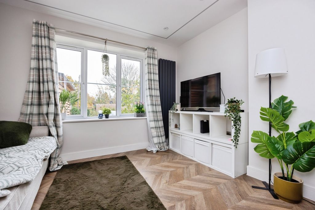 Property photo 3 of 17 Photo